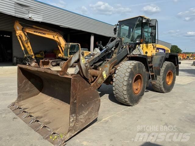 Komatsu WA 200 ホイールローダー・タイヤショベル