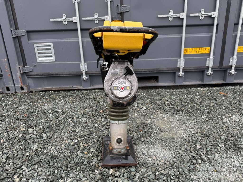 Wacker Neuson BS50-2 タンパ/転圧バイブレータ