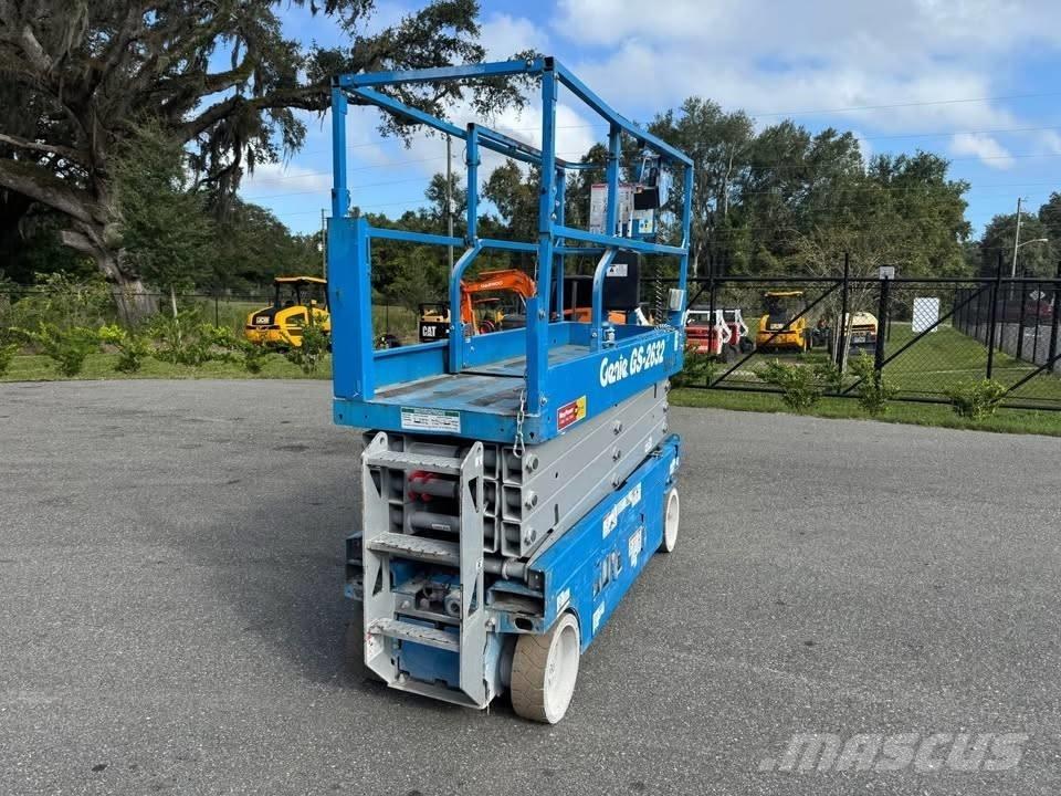Genie GS 2632 シザースリフト