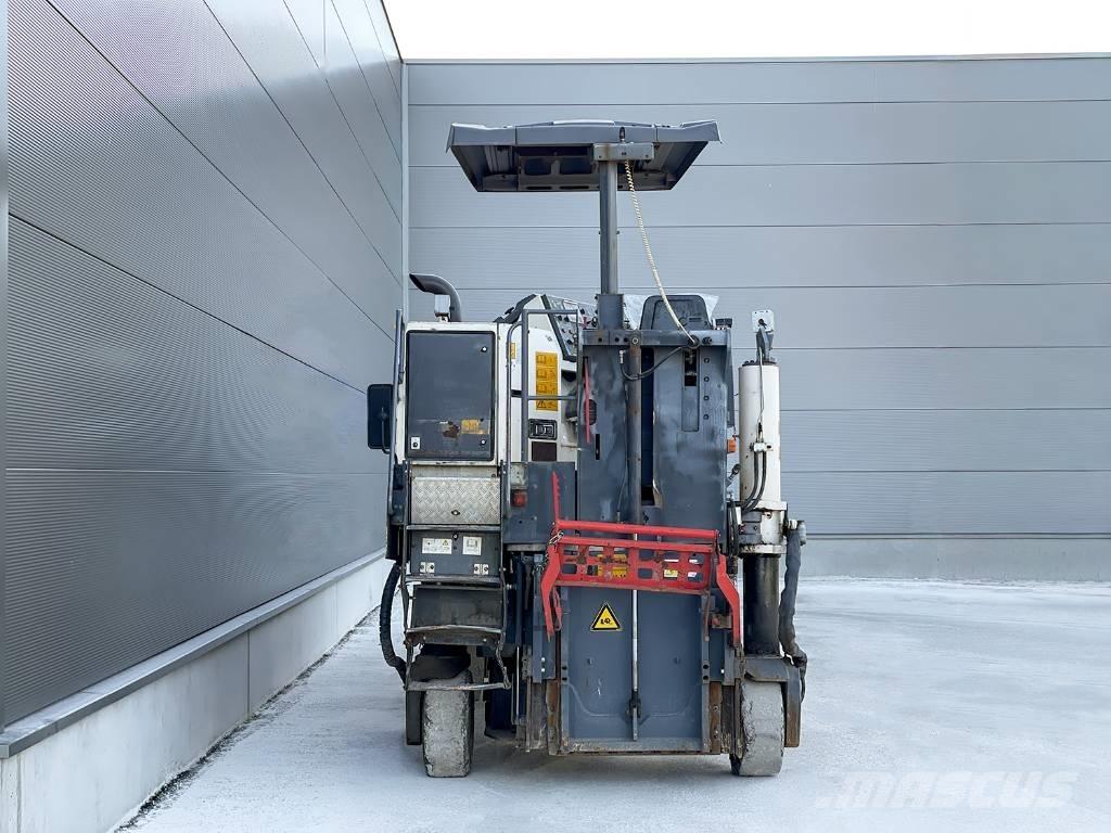 Wirtgen W 100 F アスファルトコールドミリングマシーン