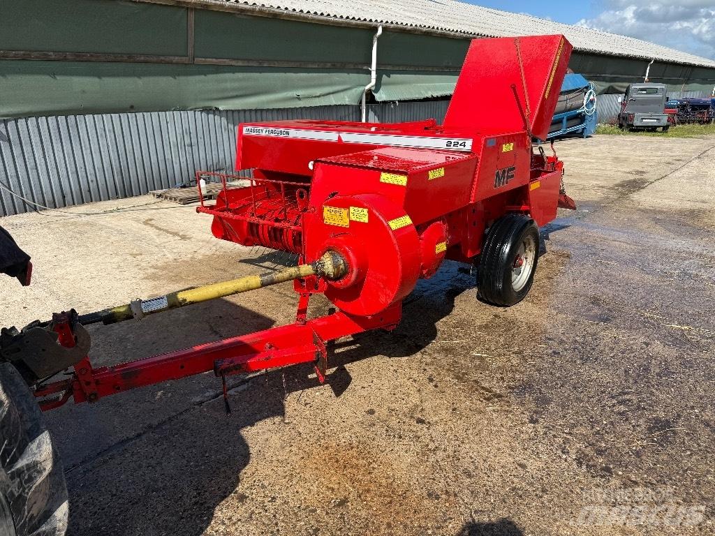 Massey Ferguson 224 スクエアベーラー