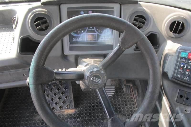 Bell B20E 6X4 アーティキュレート式ダンプトラック