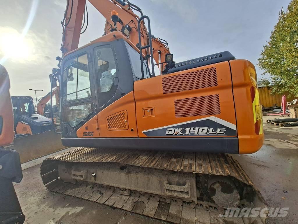 Doosan DX 140 LC 大型油圧ショベル12t以上（パワーショベル・ユンボ）