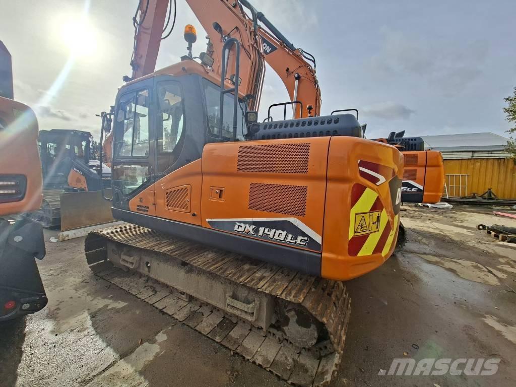 Doosan DX 140 LC 大型油圧ショベル12t以上（パワーショベル・ユンボ）