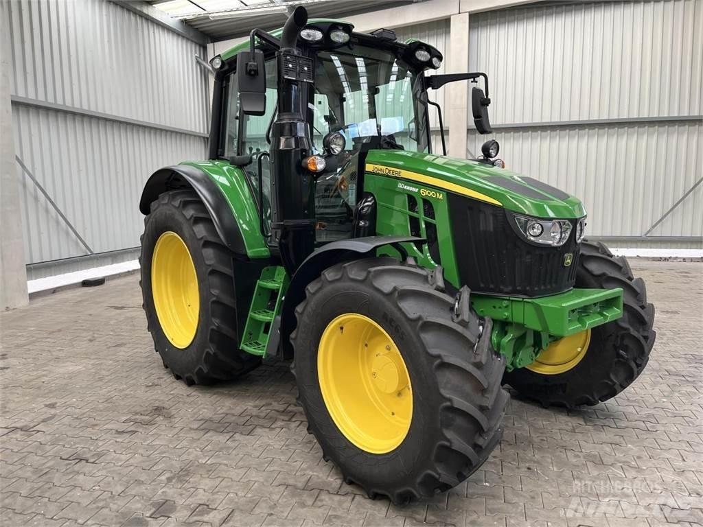 John Deere 6100M トラクター