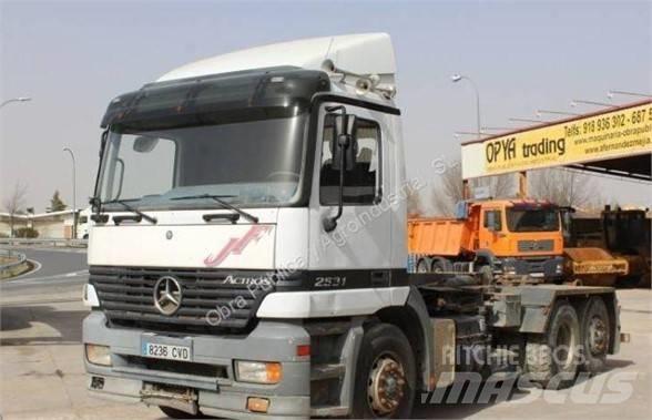 Mercedes-Benz 2531 コンテナ、海コン車