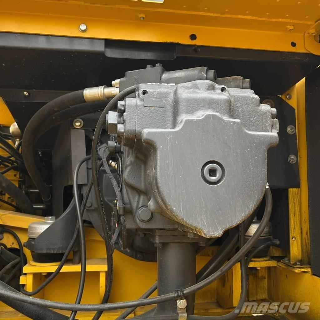 Komatsu 400-7 大型油圧ショベル12t以上（パワーショベル・ユンボ）