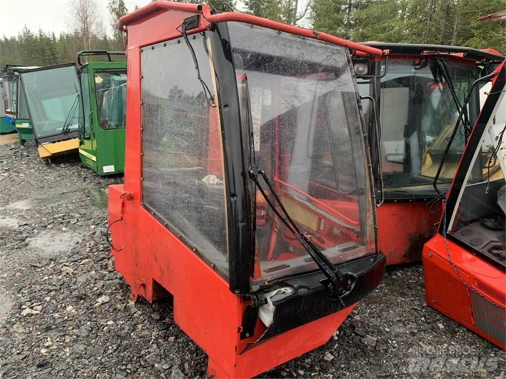 Komatsu 901TX キャビン及び内装