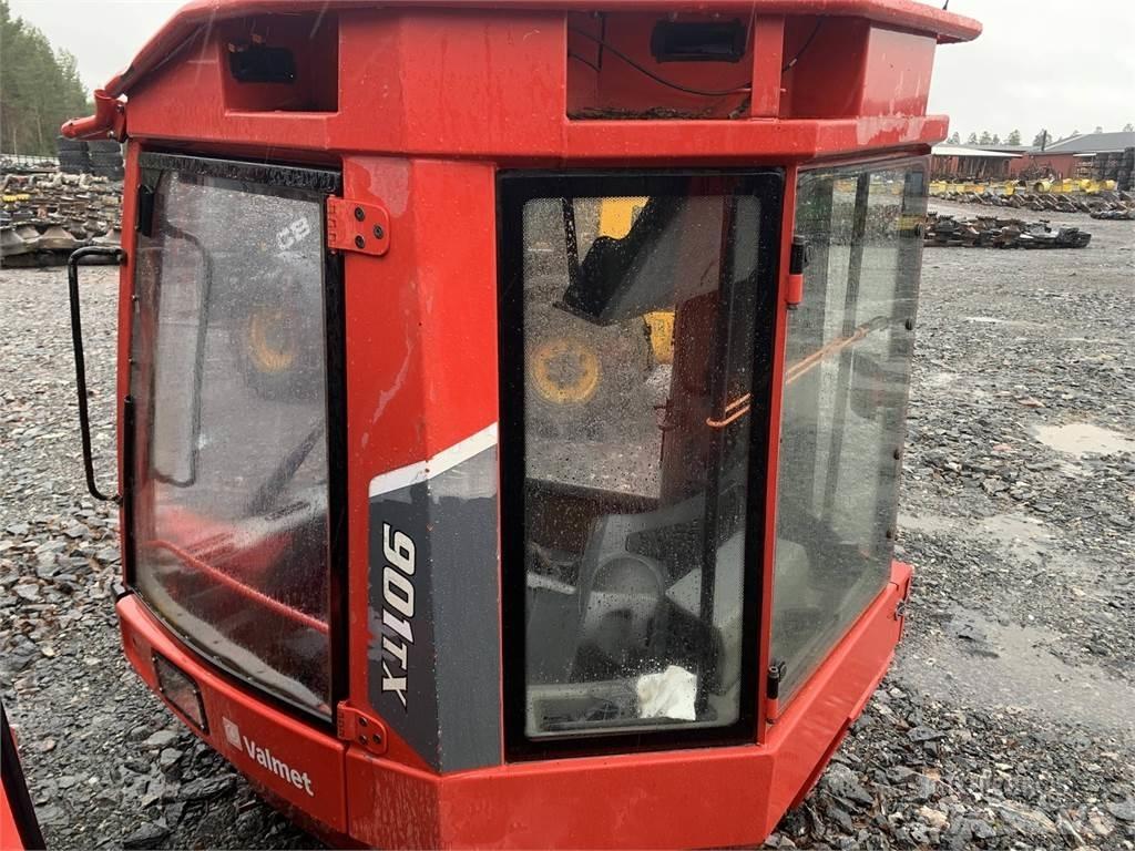 Komatsu 901TX キャビン及び内装