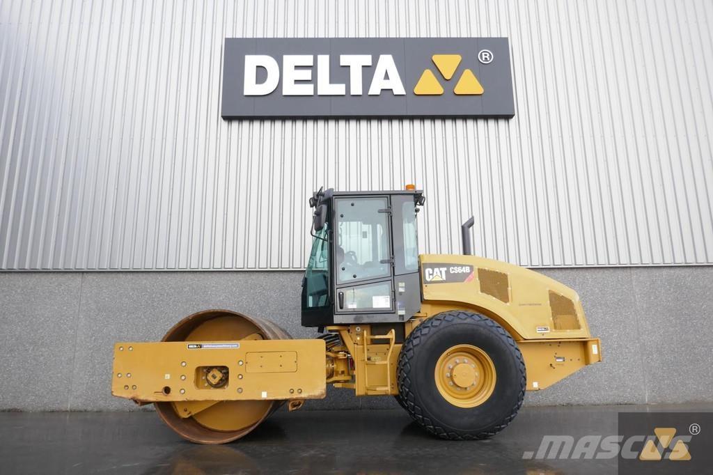 CAT CS64B 振動ローラ