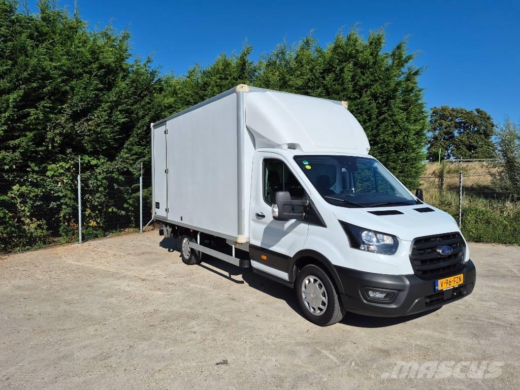Ford Transit パネルバン