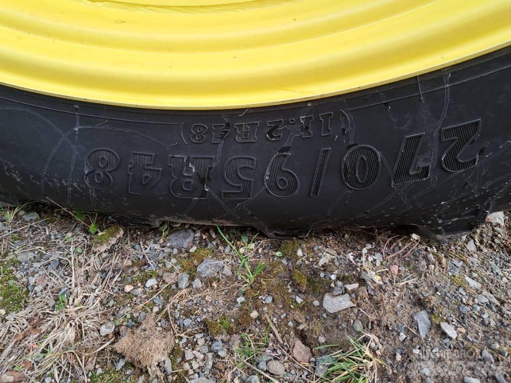 John Deere 740 i 牽引型スプレイヤー