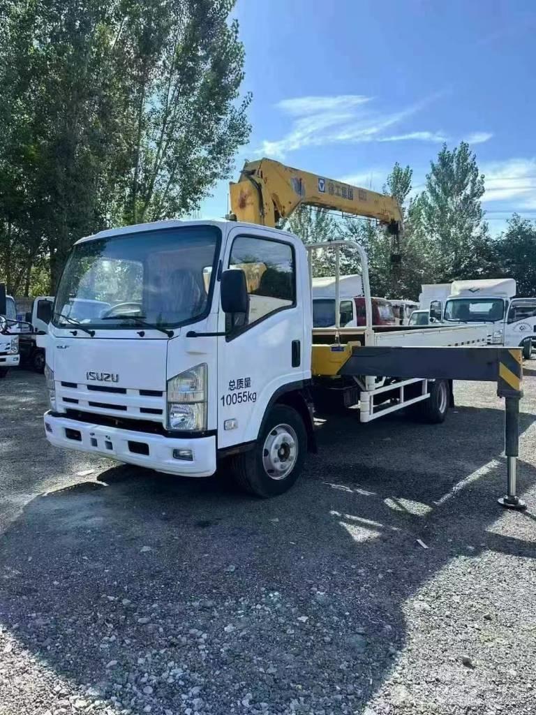 Isuzu ELF 700 クレーントラック、ユニック車