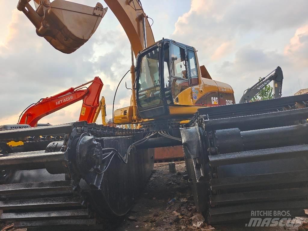 CAT 320 C 水陸両用油圧ショベル、ユンボ