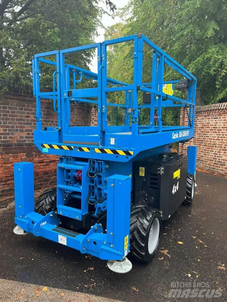 Genie GS 3369 RT シザースリフト