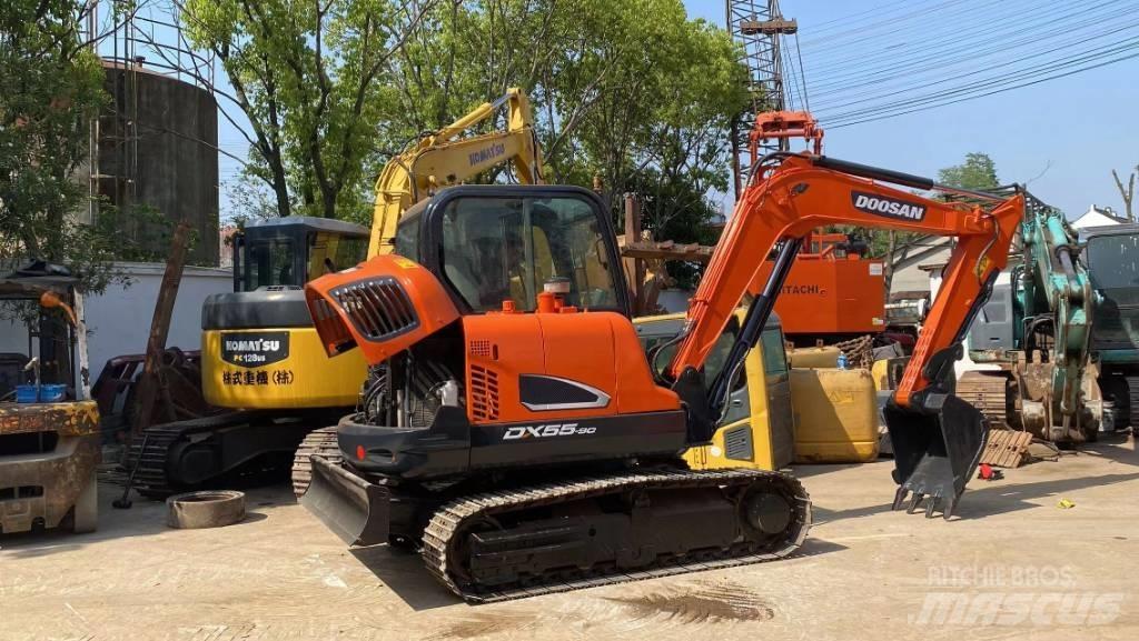 Doosan DX 55 ミニ油圧ショベル 7t以下（ミニユンボ・ミニディガー）
