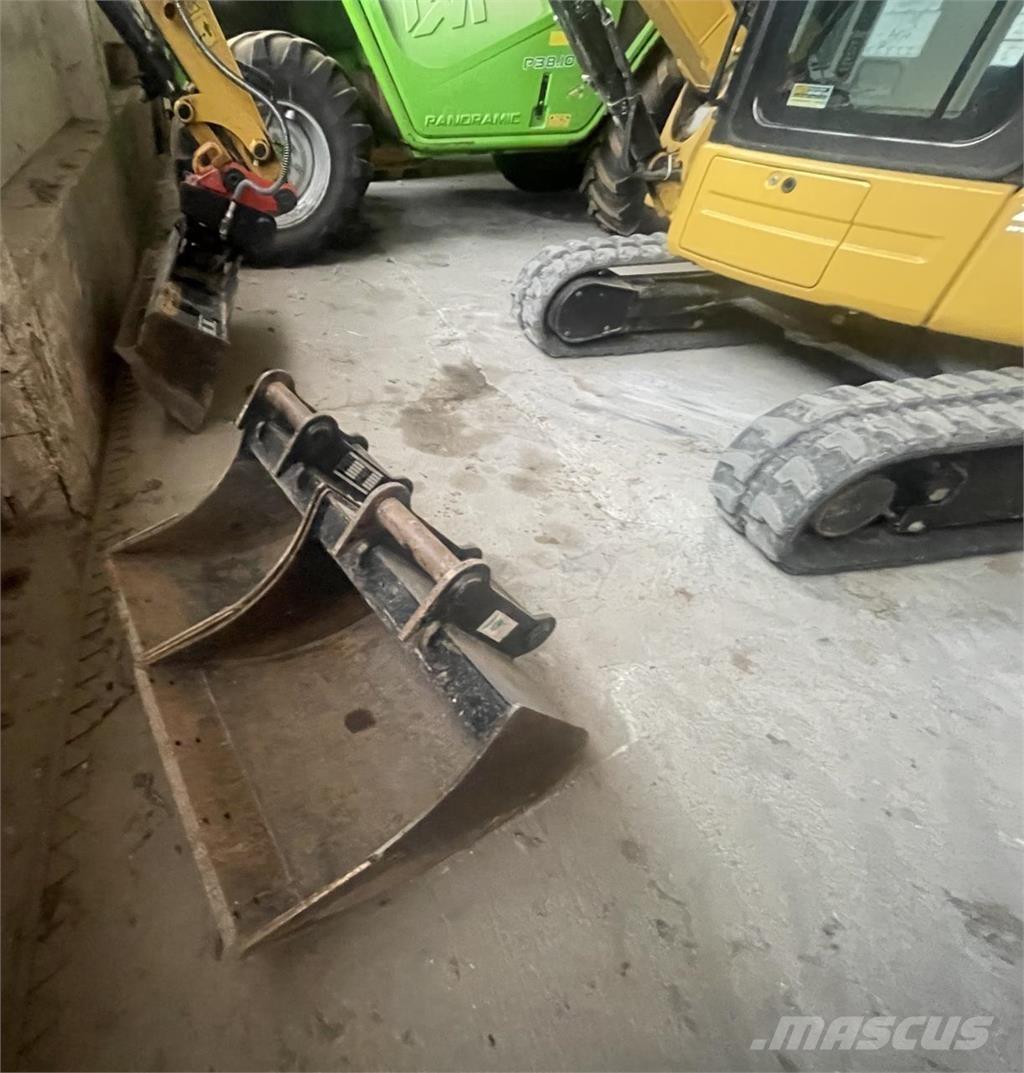 CAT 303.5E ミニ油圧ショベル 7t以下（ミニユンボ・ミニディガー）