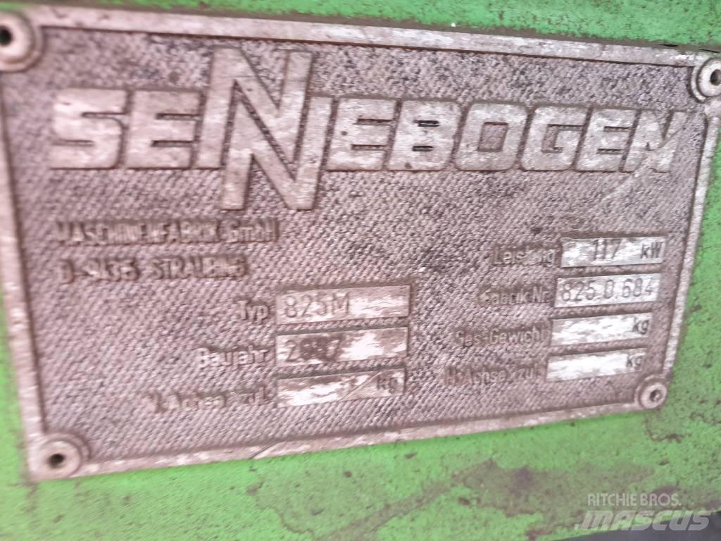 Sennebogen 825M-C 廃棄物／工業産廃処理機