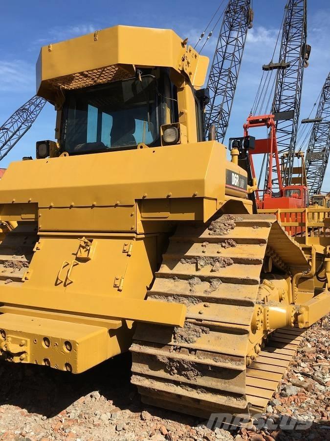 CAT D6R ブルドーザー