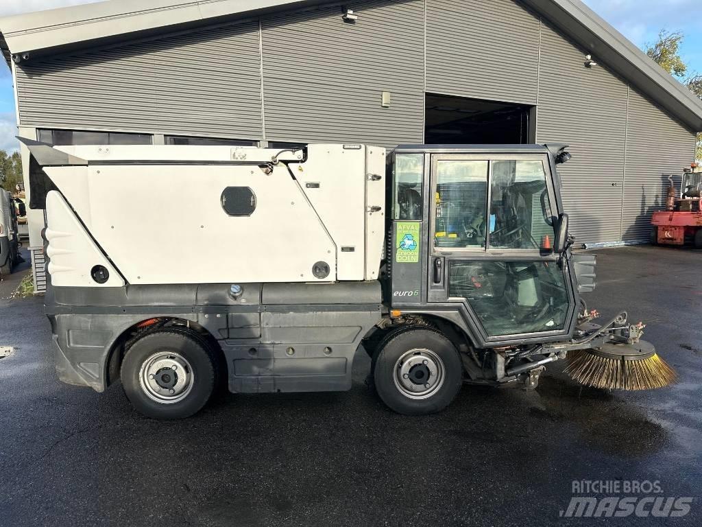 Schmidt Swingo 200 路面清掃機