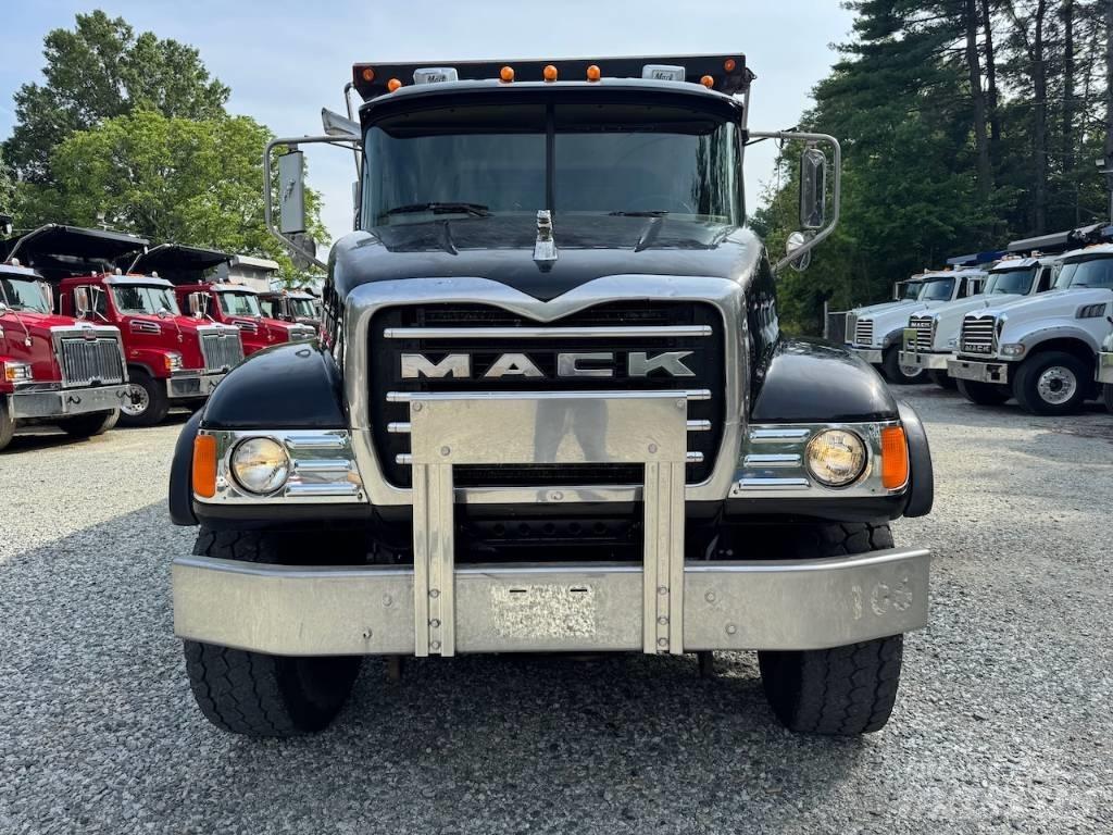 Mack Granite CV 713 ダンプ