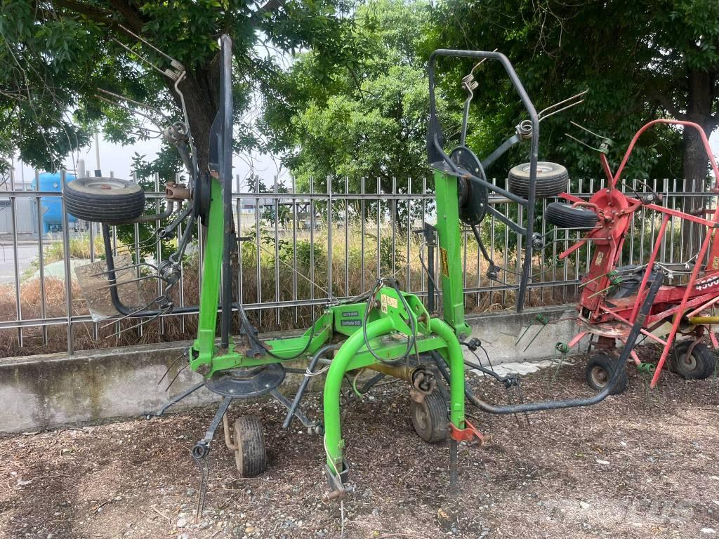 Deutz-Fahr 5221 テッダー・テッダーレーキ