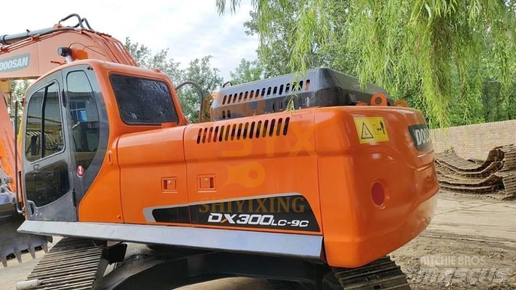 Doosan DX300LC-9C 大型油圧ショベル12t以上（パワーショベル・ユンボ）