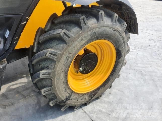 JCB 531-70 - BC24 テレスコーピックハンドラー