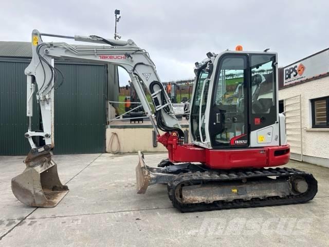 Takeuchi TB 257 FR ミニ油圧ショベル 7t以下（ミニユンボ・ミニディガー）