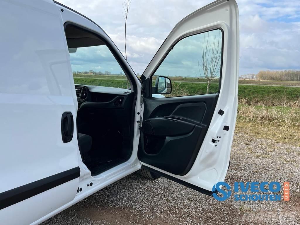 Fiat Doblò Cargo パネルバン