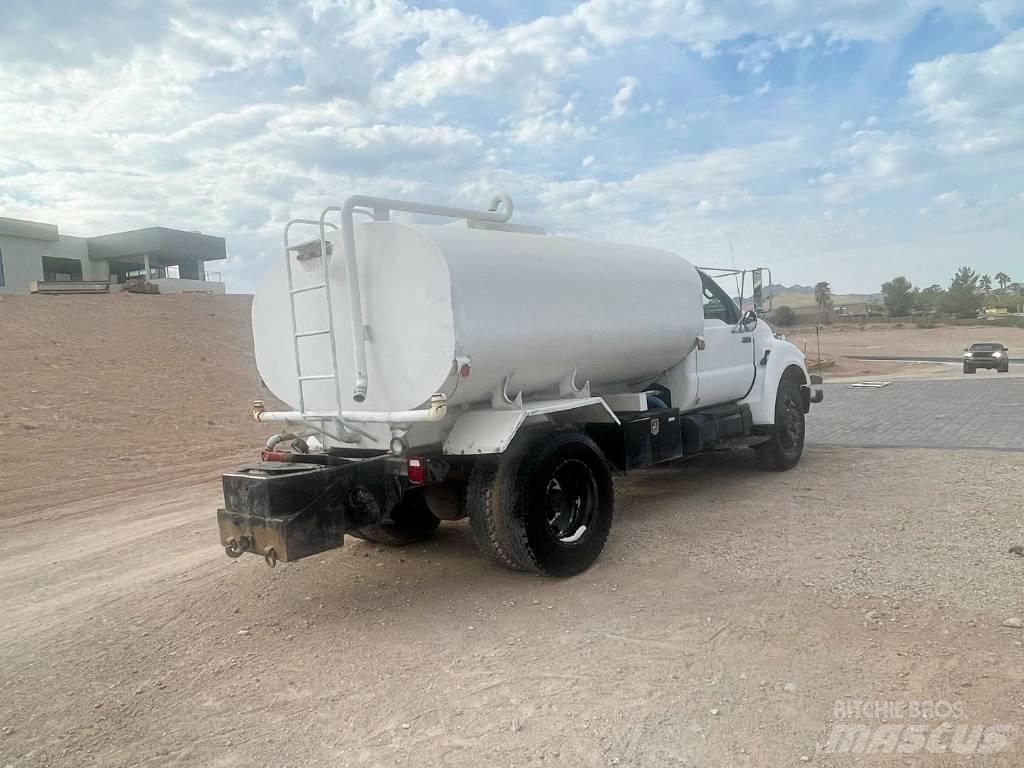 Ford F 750 XLT 給水車