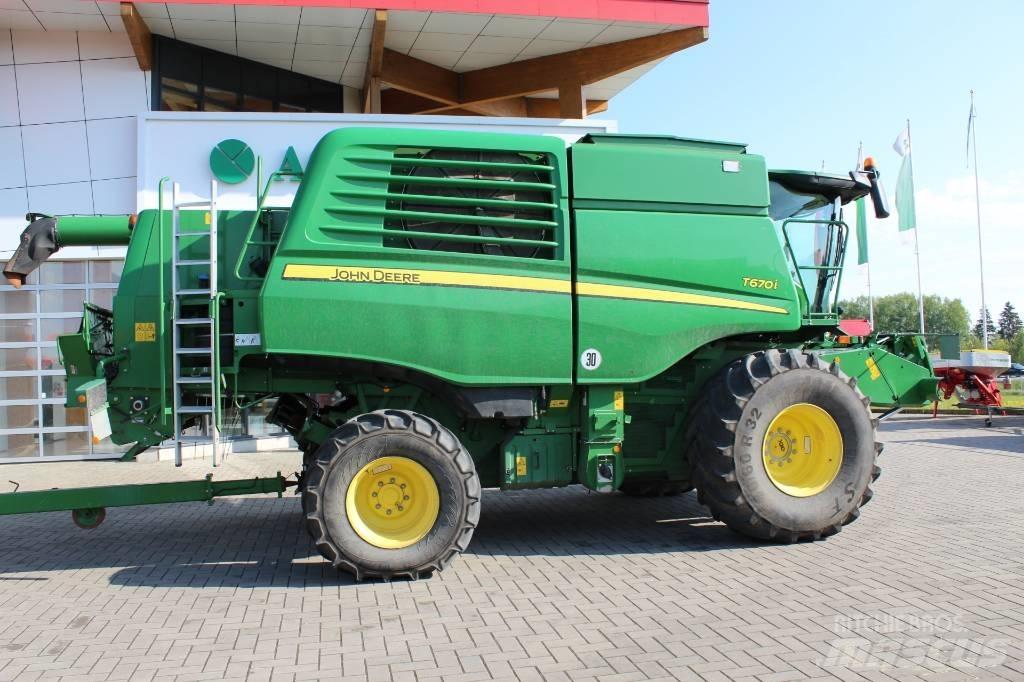 John Deere T 670 i コンバイン