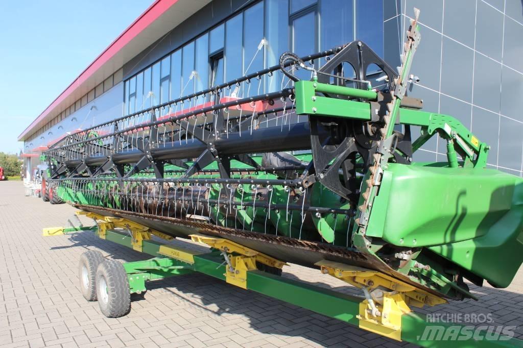 John Deere T 670 i コンバイン