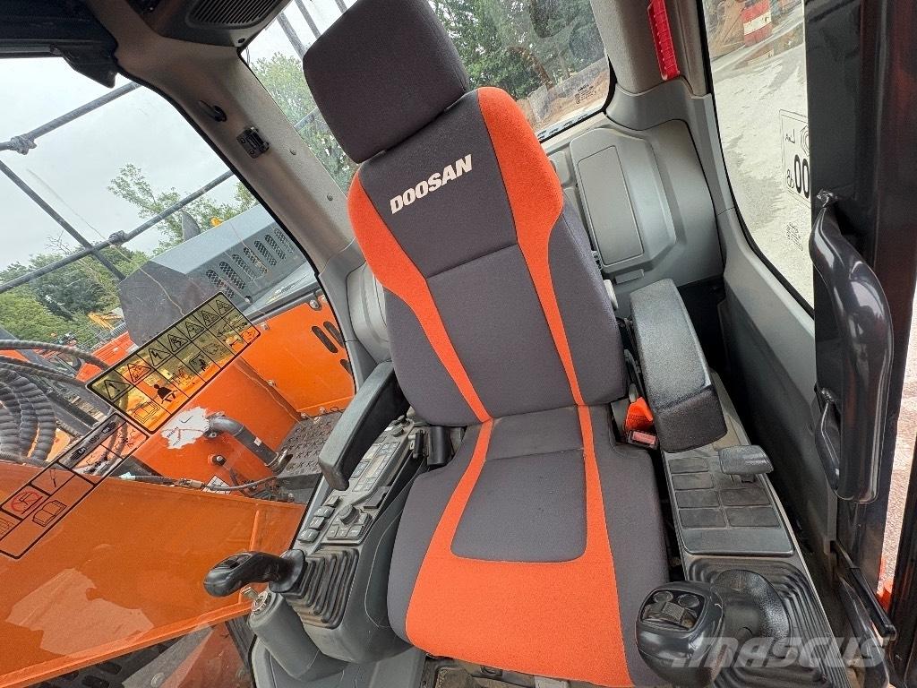 Doosan DX140LCR-5 大型油圧ショベル12t以上（パワーショベル・ユンボ）