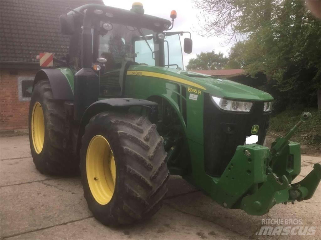 John Deere 8345R トラクター