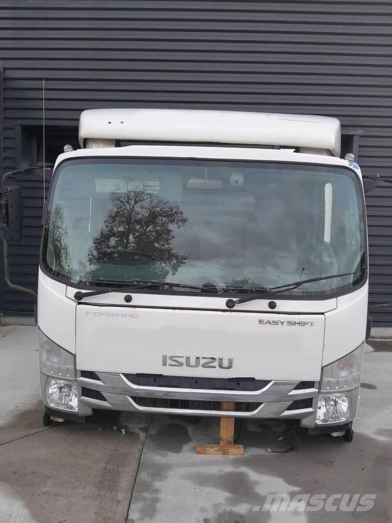 Isuzu N75 キャビン及び内装