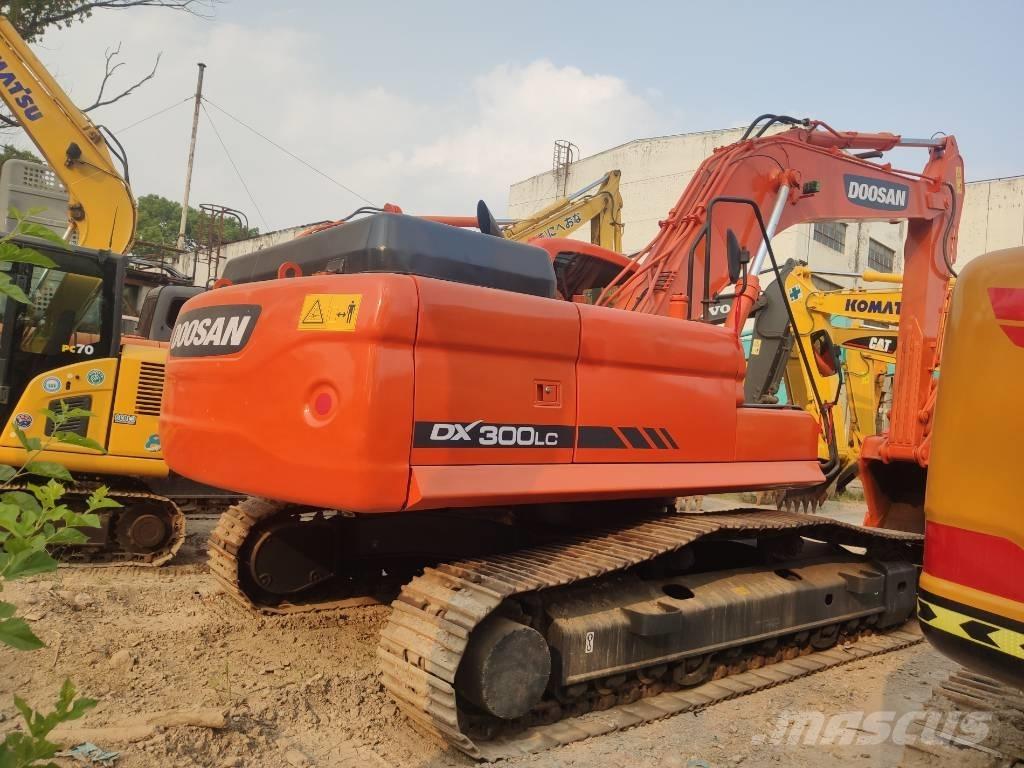 Doosan dx300 大型油圧ショベル12t以上（パワーショベル・ユンボ）