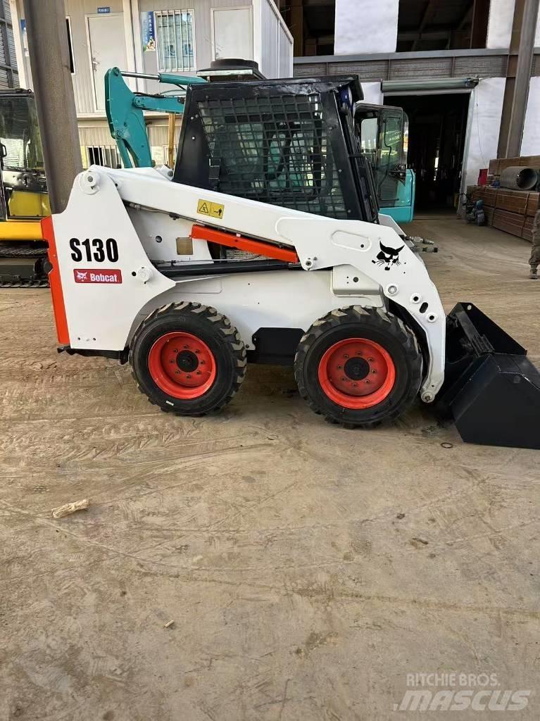 Bobcat S130 スキッドステアローダー
