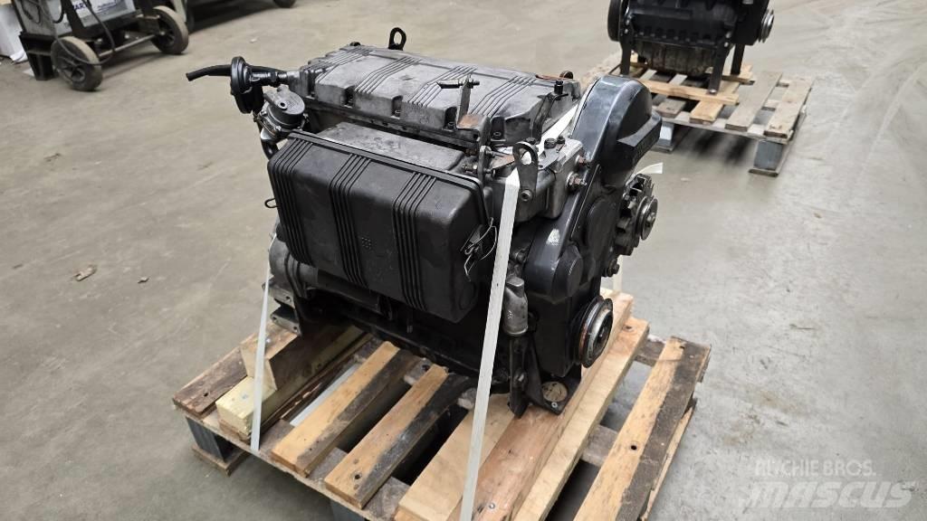 Deutz F4M1008 エンジン