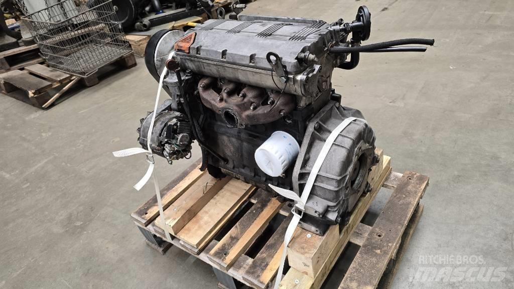 Deutz F4M1008 エンジン