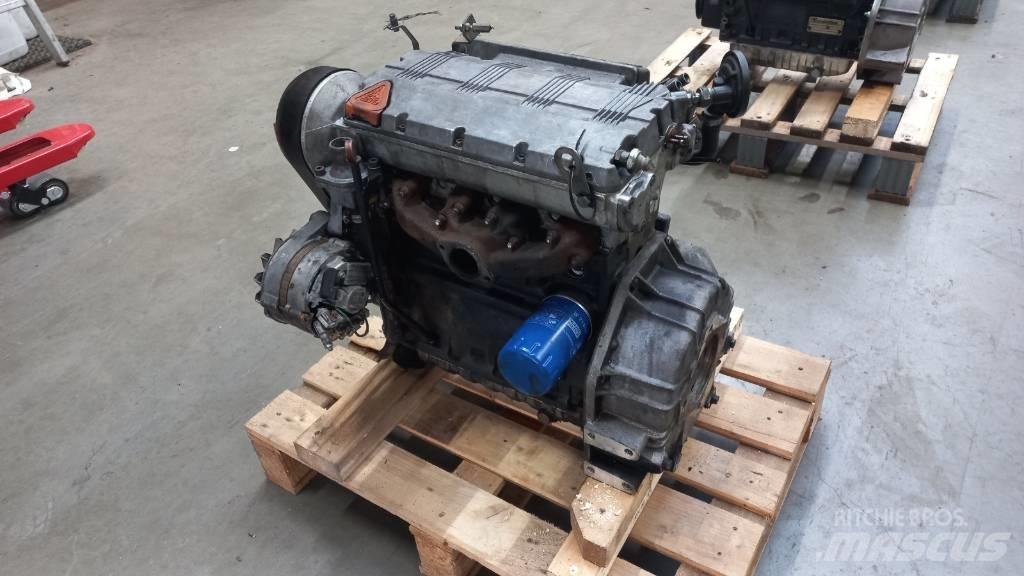 Deutz F4M1008 エンジン