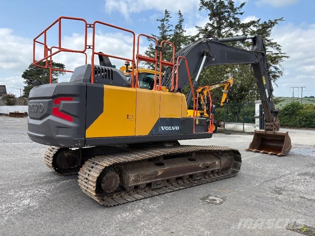 Volvo EC 200 大型油圧ショベル12t以上（パワーショベル・ユンボ）