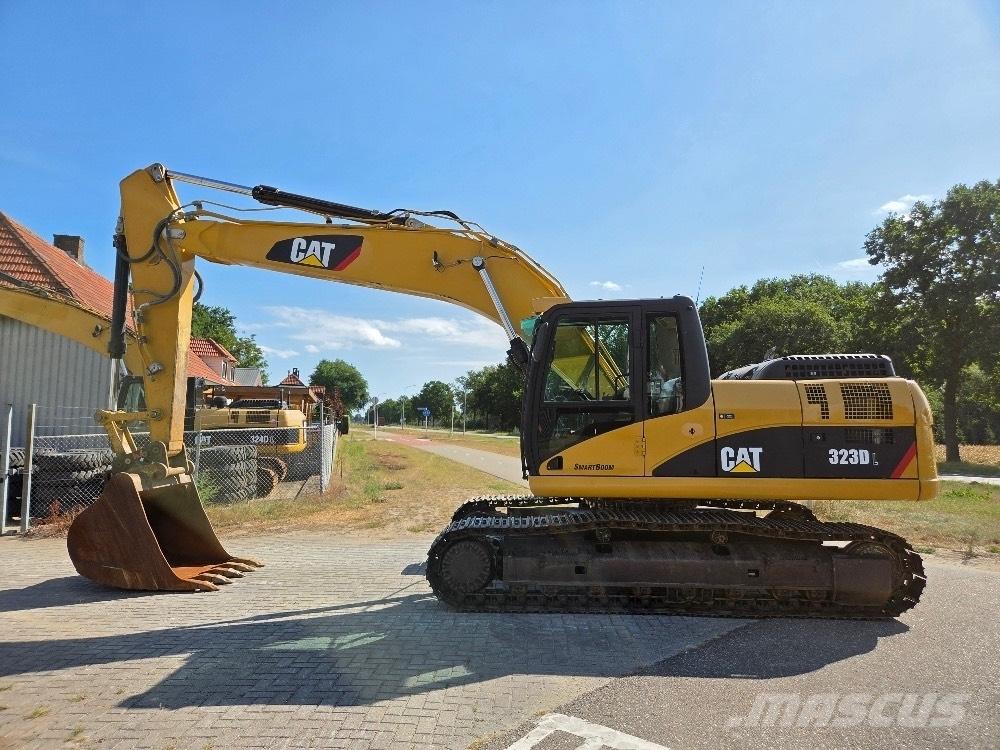 CAT 323DL 大型油圧ショベル12t以上（パワーショベル・ユンボ）