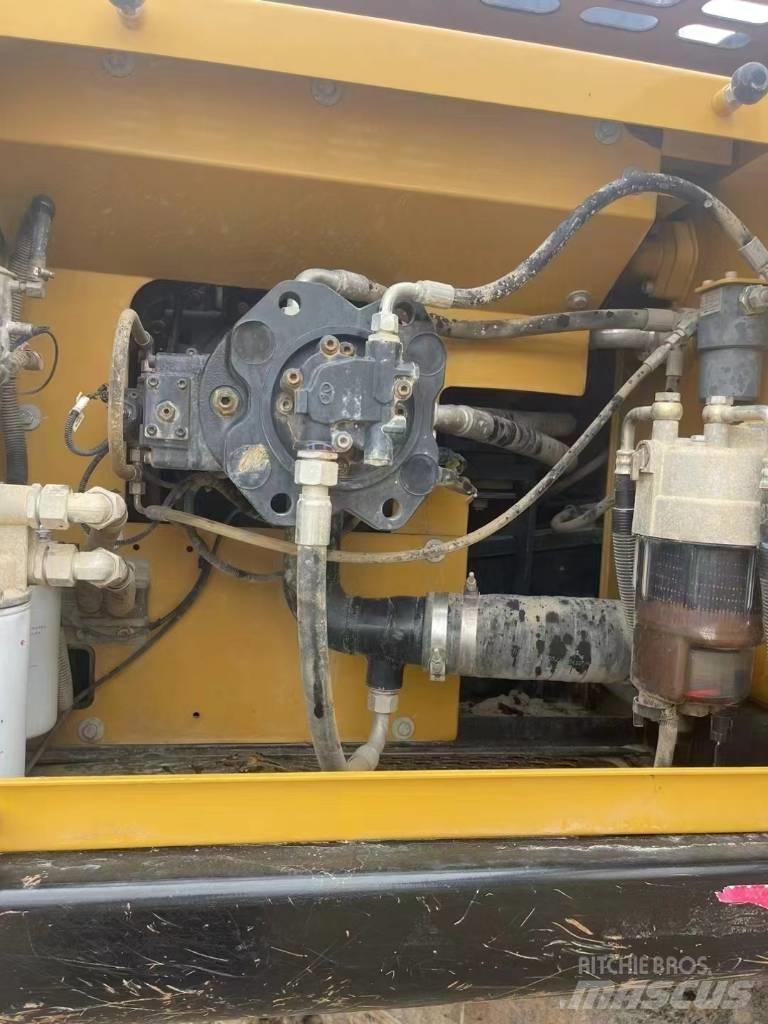Sany SY 200 C Plus 大型油圧ショベル12t以上（パワーショベル・ユンボ）