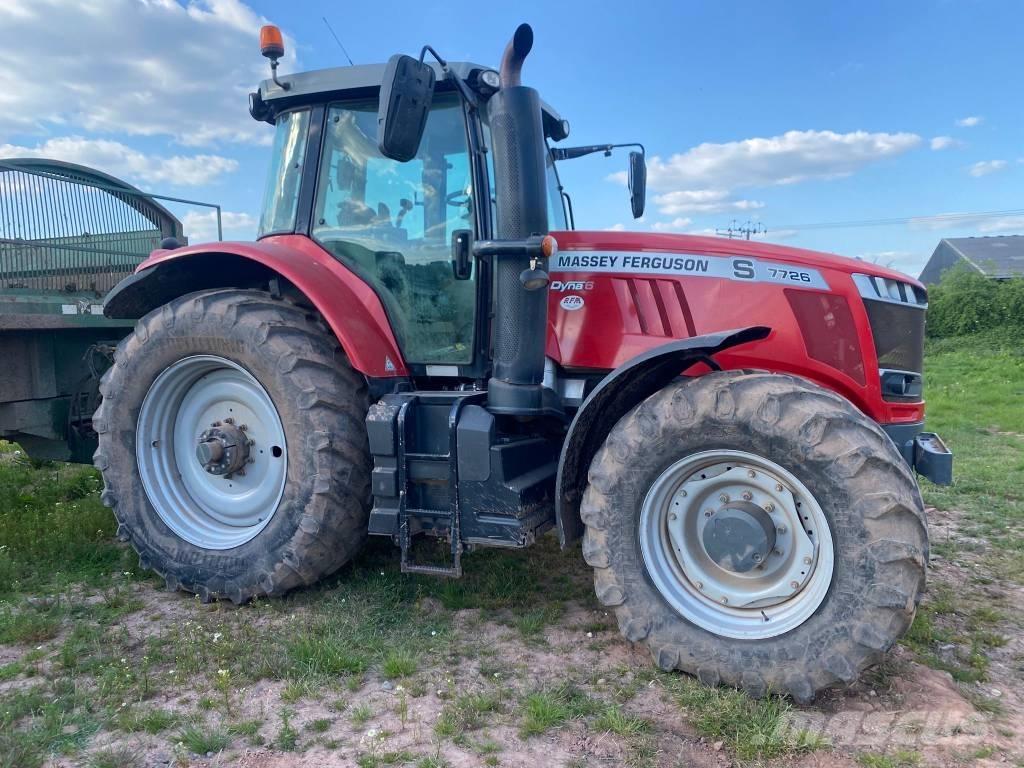 Massey Ferguson 7726 トラクター