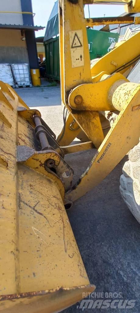 Komatsu WA 200 PT-5 ホイールローダー・タイヤショベル