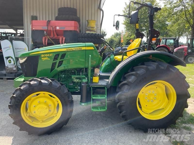John Deere 5058E トラクター