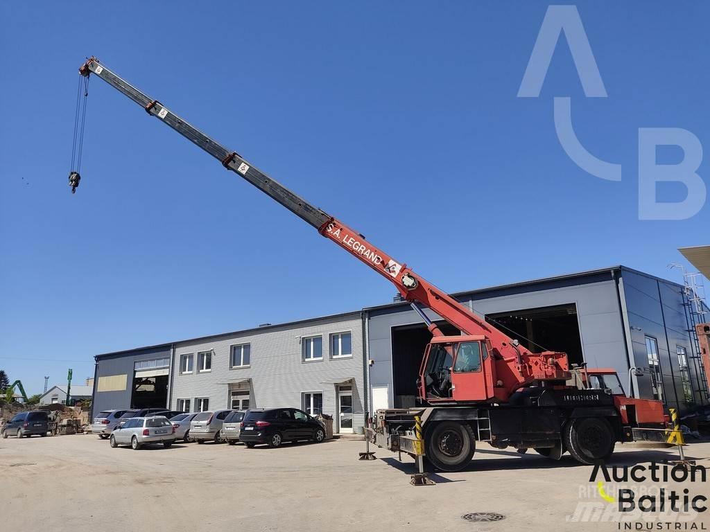 Liebherr LTM 1025 オールテレーンクレーン