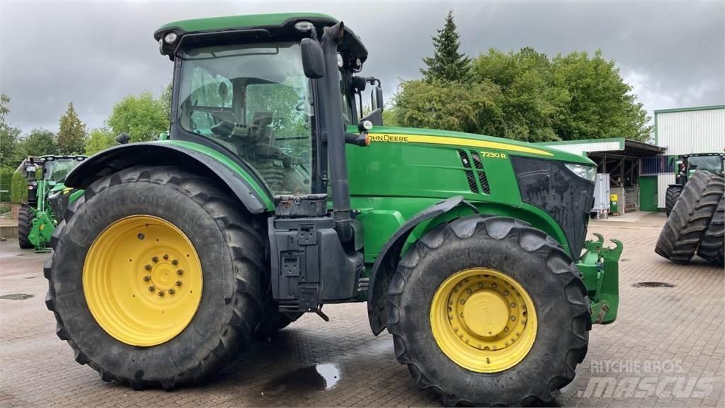 John Deere 7230R トラクター