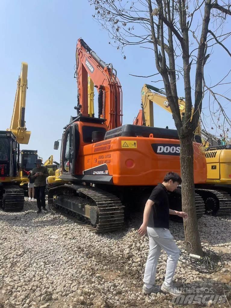 Doosan DX 225LC-9C 大型油圧ショベル12t以上（パワーショベル・ユンボ）